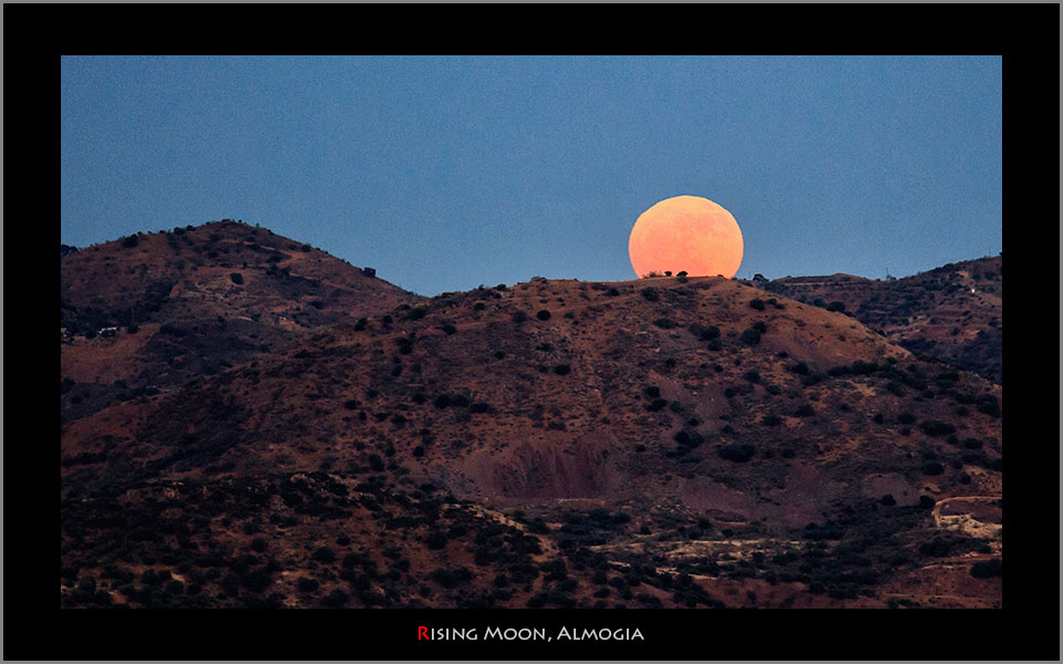 Rising Moon Almogia